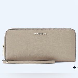 Michael Kors Jet Set Travel Large Wallet With Removable Wristlet Strap